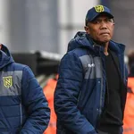 FC Nantes : Kombouaré prêt à relancer un cadre des Canaris face à l’OM ?