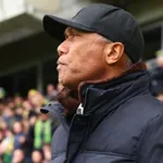 FC Nantes : Kombouaré répond cash sur la prime de maintien et son avenir et prend le parti de Messi