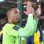 FC Nantes – Mercato : Pierre Ménès envoie Lafont chez les Bleus, son départ déjà  programmé ?