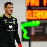 FC Nantes – Mercato : un candidat se propose pour succéder à  Alban Lafont