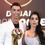 Georgina Rodriguez affiche des courbes renversantes et s&rsquo;envoie en l&rsquo;air avec Cristiano Ronaldo !