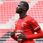 Girondins – Mercato : M’Baye Niang fait passer un message au Stade Rennais et à  l’ASSE