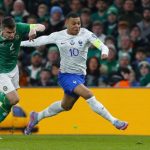 Irlande – France : Pierre Ménès trouve des excuses à  Mbappé