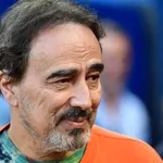 Le foot français pleure Didier Roustan, Mbappé ne fera pas de cadeau au PSG, nouvelle casquette pour Platini