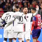 Le PSG mène à  Clermont après 45 minutes !