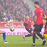Le RC Lens domine le LOSC à la mi-temps du derby