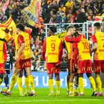 Le RC Lens domine Strasbourg et creuse un trou avec l’OM, les notes des Sang et Or