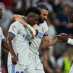 Le Real Madrid cartonne Levante, Vinicius voit triple, Benzema dans la légende