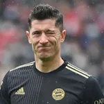 Le Real Madrid célèbre son « Big Ben » Benzema, le FC Barcelone se prépare au coup Lewandowski