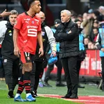 Le sort de Genesio réglé cette semaine à  Rennes, un buteur de L1 talonne Lacazette et Mbappé