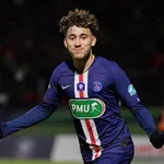 Les infos du jour : Aouchiche est enfin à  l’ASSE, Messi et CR7 privés de Ballon d’Or