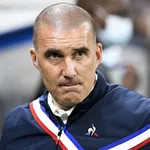 Les infos du jour : Batlles se rapproche de l’ASSE, Benzema reçoit un nouveau trophée et les félicitations de Mbappé, Neymar s’est blessé