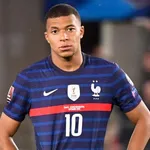 Les infos du jour : déjà  un caprice avec le Real pour Mbappé, l'ASSE en deuil, les vérités de Kombouaré (FC Nantes)