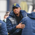 Les infos du jour : Déjà un effet Kombouaré au FC Nantes, Eyraud veut réinventer le supportérisme à l’OM, les fans du Barça s’en prennent à Al-Khelaïfi (PSG)
