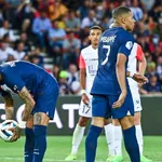 Les infos du jour : grosses tensions au PSG, négociations tendues entre le FC Nantes et le RC Lens, l’OM se renforce encore