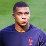 Les infos du jour : l'avenir de Mbappé s'écrit au Real Madrid, les Bleus lancent leur Euro, Ronaldo bat un record
