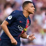 Les infos du jour : le PSG est prêt à  empêcher Mbappé de jouer, l’OM galère pour son Mercato, un club repêché en L2 ?