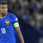 Les infos du jour : les Bleus et Mbappé sous pression, DAZN capitule, Maupay se présente à  l'OM
