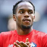 Les infos du jour : les dossiers Sanches au PSG et Tavares à  l’OM s’accélèrent, Rennes tient son crack défensif !