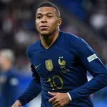 Les infos du jour : Mbappé a failli prendre sa retraite internationale, Ramos ne verra pas le Qatar, deux recrues arrivent à  l’ASSE