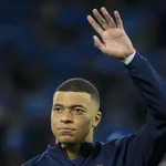 Les infos du jour : Mbappé annonce son départ du PSG, Longoria s'attaque à  un journaliste, Lens et Rennes à  l’heure du barrage