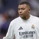 Les infos du jour : Mbappé au repos la polémique enfle, le PSG sous le feu des critiques, l’OL en pleine guerre des Ultras