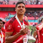 Les infos du jour : Varane prend sa retraite, grosse blessure pour Mbappé, un renfort se rapproche à  l’ASSE