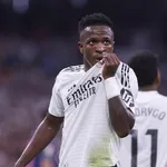 Les infos du jour : Vinicius Ballon d’Or, l’affaire Benatia (OM) enflamme la L1, le PSG prêt à  dépenser 100 Mâ?¬