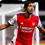 Les infos du jour : Zidane veut ramener Benzema au PSG, Aubameyang est officiellement un joueur du Barça, un départ se précise à  l’ASSE