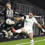 Les Verts mènent à  la pause à  Angers