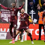 Ligue 1 : l’ASSE s’impose, match fou entre Metz et Bordeaux, les résultats des matchs de 15h
