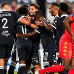 Ligue 2 : les Girondins de Bordeaux déroulent comme l’ASSE, Caen toujours leader