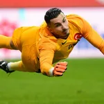 LOSC – Mercato : deux pistes turques révélées pour la succession de Mike Maignan