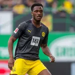 LOSC – Mercato : à  la lutte avec l’OL et l’OGC Nice pour un défenseur de Dortmund ?