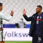 Manchester United, PSG – Mercato : Kylian Mbappé traité comme son idole Cristiano Ronaldo par le Real Madrid ?