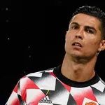 Manchester United, PSG : Ronaldo marque son 700e but et reprend ses distances avec Messi