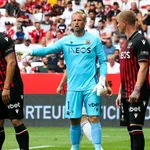 Nice domine Strasbourg à  la pause, Schmeichel impressionne déjà  !