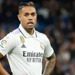 Nice vise un ex du Real Madrid et de l&rsquo;OL, Monaco tient son coach, coup dur pour Bordeaux