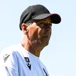 OGC Nice : Favre prend une veste pour sa première mais s’en accommode