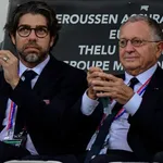 OL : Aulas colle quelques piques à Juninho et met Peter Bosz sous pression