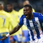 OL – INFO BUT! Contact établi avec un défenseur de Porto !