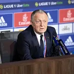 OL : l'objectif fixé à Bosz en interne fuite, Aulas a sondé deux cadres sur son avenir !