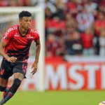OL, LOSC – Mercato : un club de L1 a chipé le stoppeur du futur