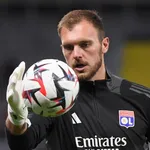 OL : Lucas Perri calme le jeu avec Anthony Lopes
