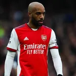 OL – Mercato : Arsenal officialise le départ de Lacazette