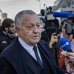 OL : Aulas veut promouvoir Cheyrou et tire à  balles réelles sur Juninho