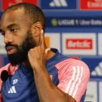 OL – Mercato : Lacazette fataliste sur les ventes lyonnaises