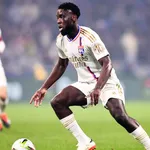 OL Mercato : Lyon a tranché pour l’avenir de Mangala, grosse surprise !