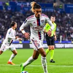 OL – Mercato : Manchester United et Newcastle prêt à mettre un gros chèque sur Malo Gusto ?