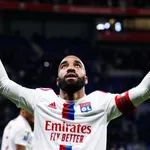 OL – Mercato : un contrat à  vie pour Lacazette à  défaut d’avoir Benzema ?